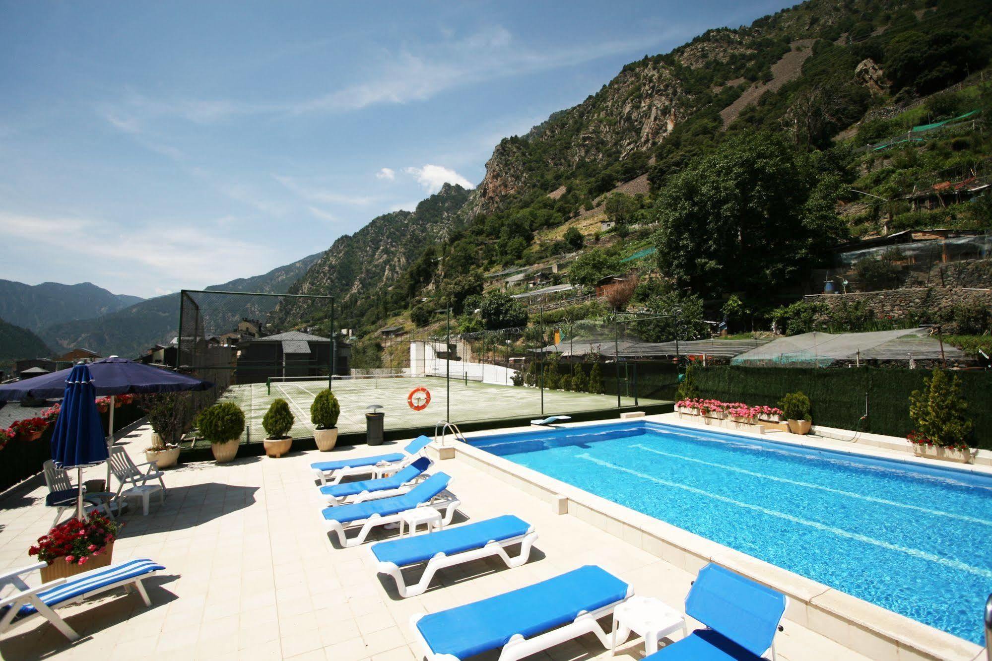 Hotel Pyrénées Andorra la Vella Esterno foto